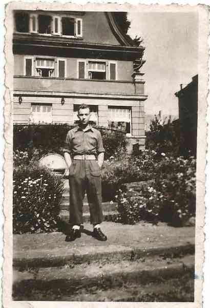 Images/grandad photos00100016.jpg